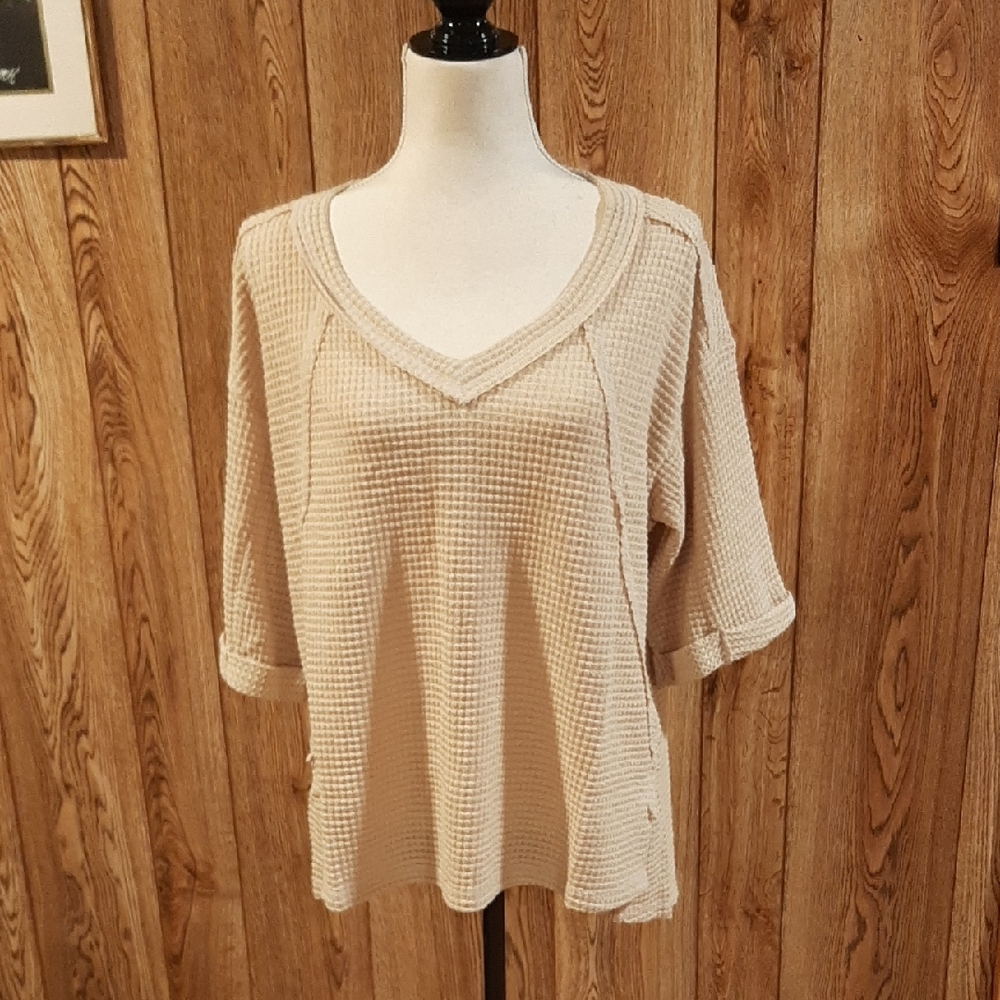🥀NWT/NWOT Zenana Tan Waffle High/Low Hem V-Neck Top (S/M)🥀